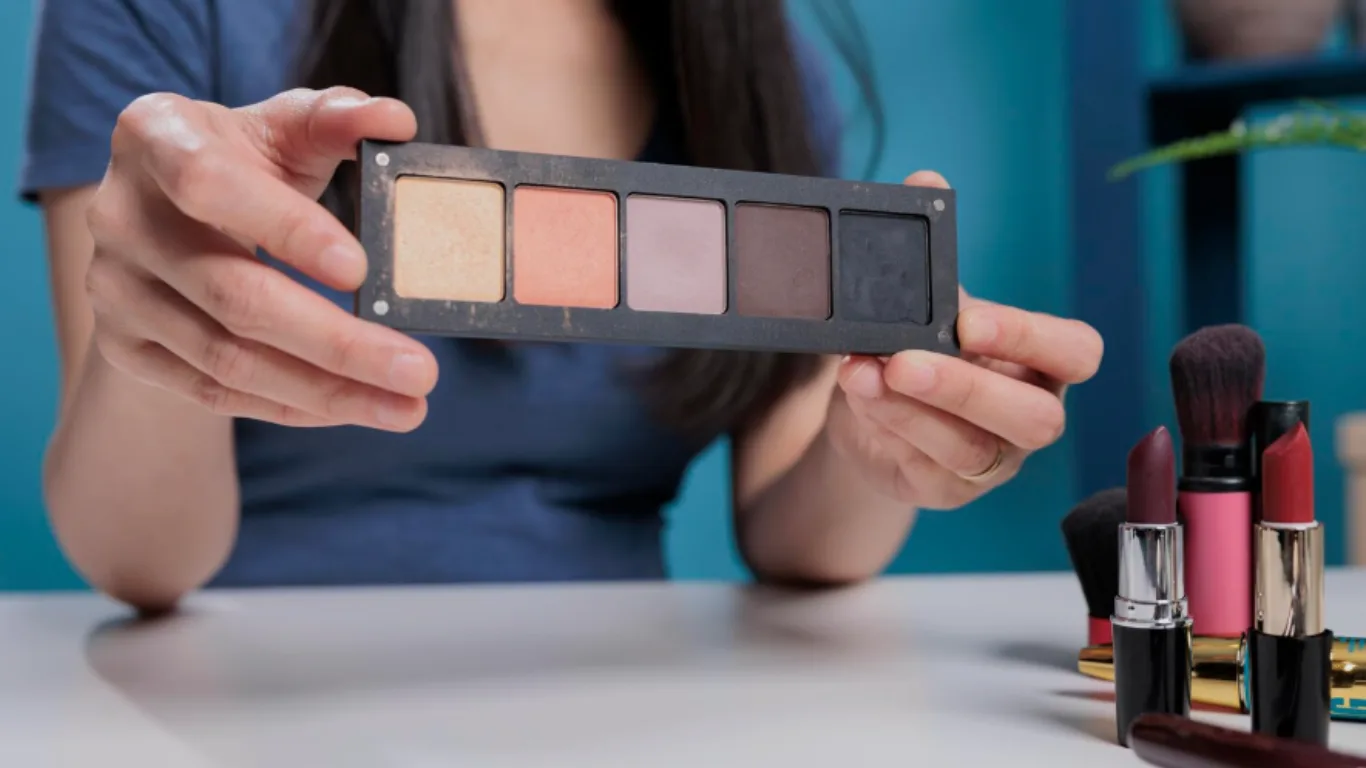 Basic Makeup Steps for Beginners (Step-by-Step)