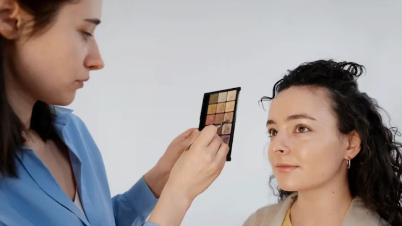 Natural Makeup Look 2026 vs Soft Glam Makeup